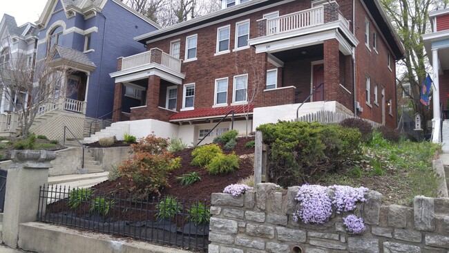 Building Photo - 136 Fairfield Ave