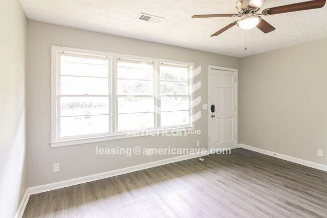 Foto del edificio - 1627 Celia Dr