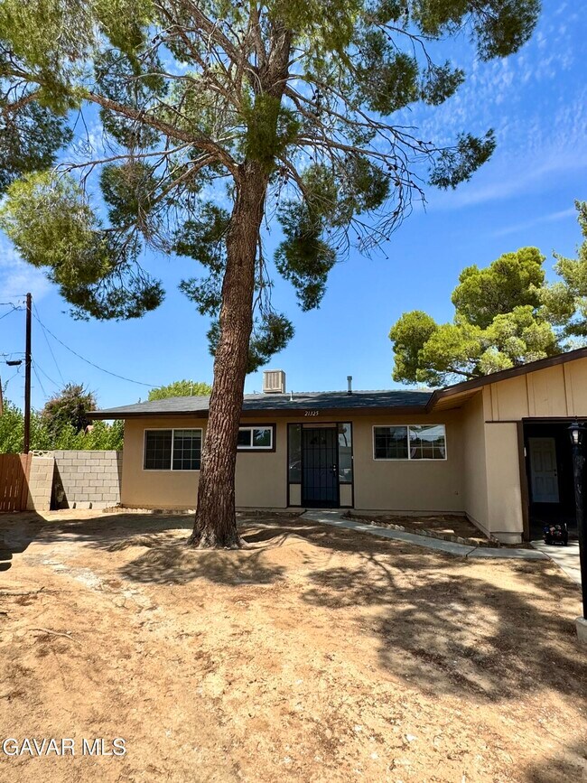 Foto del edificio - 21325 Bancroft Ct