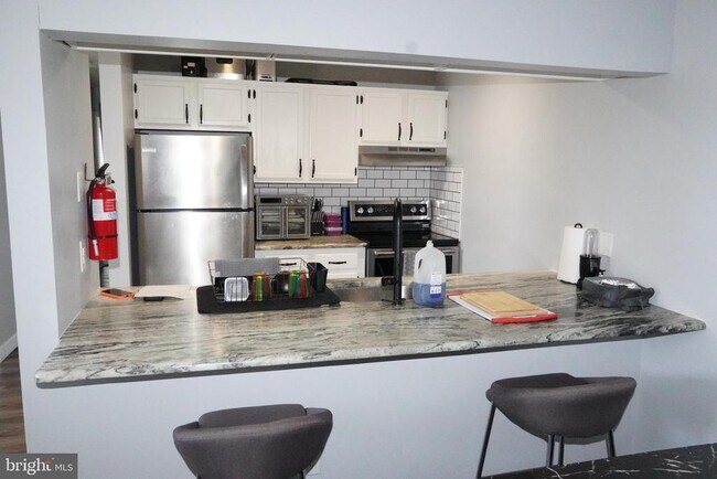 Foto del edificio - 704 The Woods