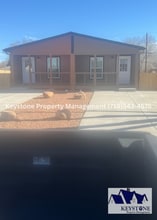 Building Photo - 632-634 Edna Ln