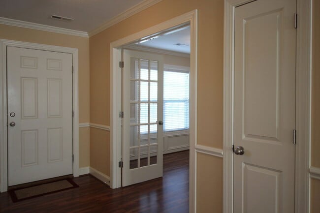 Foto del edificio - 120 Chandler Dr