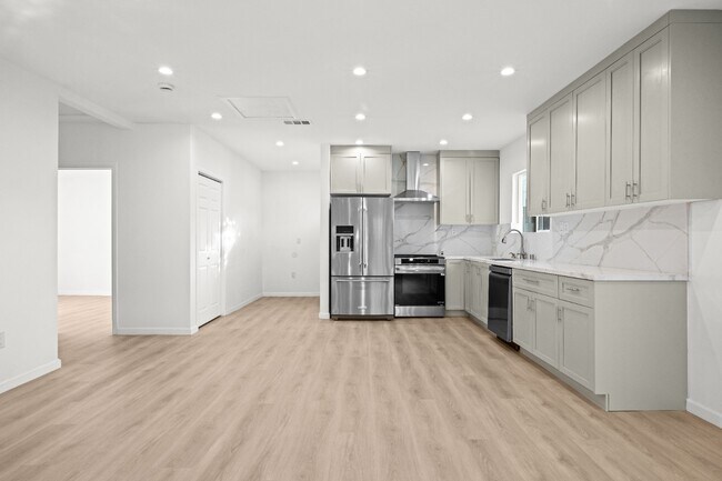 Building Photo - NEWLY RENOVATED | 2 Bedroom 2 Bath ADU | PRIME PICO-ROBERTSON AREA