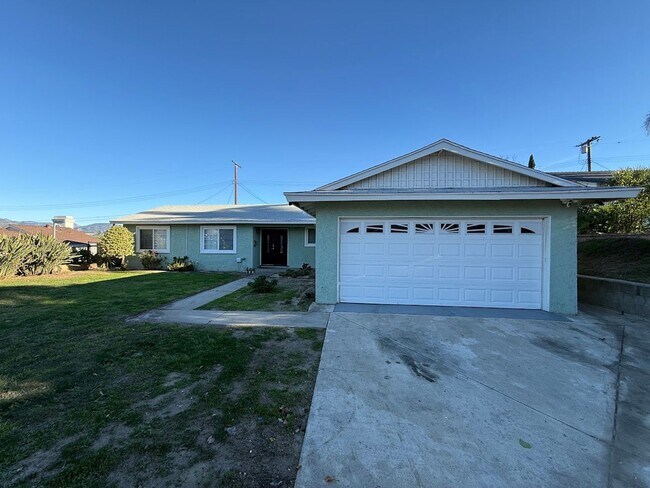Building Photo - Beautiful 4 Bedroom, 2 Bathroom, Sylmar Home! Ready for Move-In!