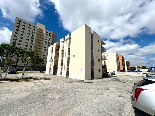Foto del edificio - 1051 SW 1st St