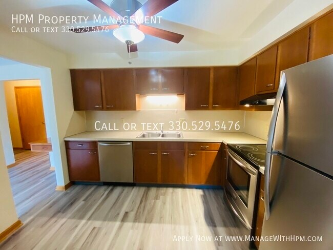 Building Photo - Welcome to 7165 Starcliff Ave. in North Ca...