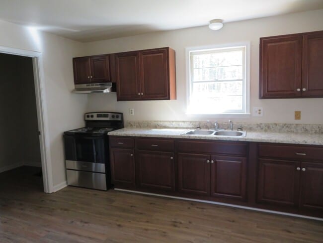 Building Photo - Petersburg