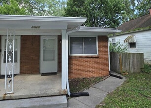 Building Photo - 3911 Aurora St