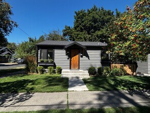 Building Photo - 379 NW Riverside Blvd