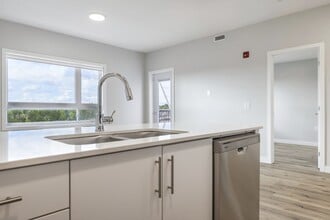 Building Photo - Evoke