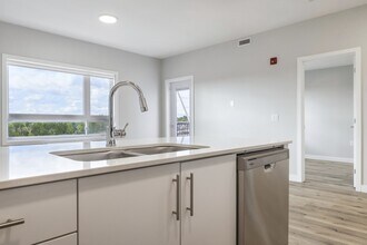 Building Photo - Evoke