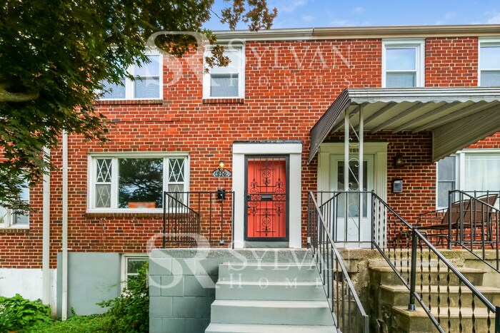 Primary Photo - Prepare to fall in love with this 3 bedroo...