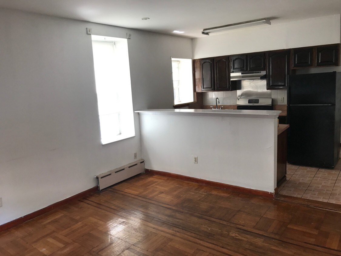 Foto principal - 146 Bristol St