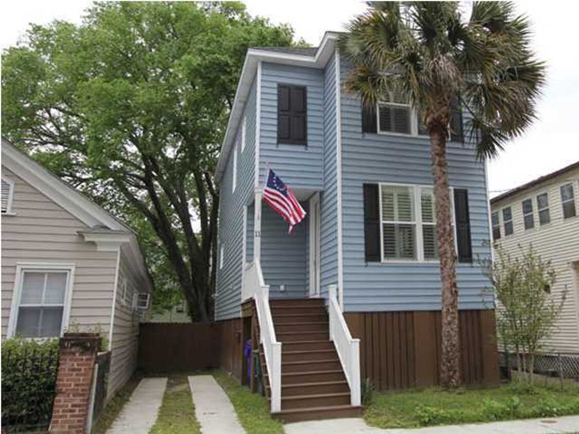 Primary Photo - 3BR Home Downtown Available 9/1/23!