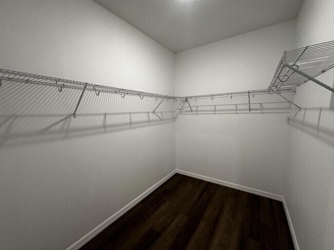 Foto del edificio - 1169 Stratton Ave