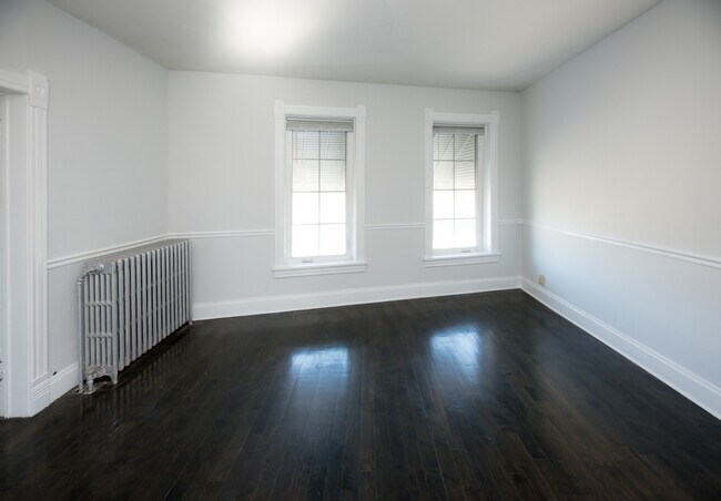 Foto del edificio - 8865 Burlington Ave