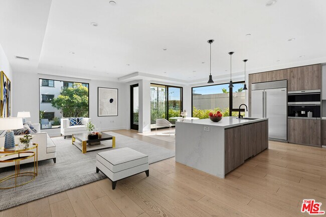 Foto del edificio - 725 Croft Ave