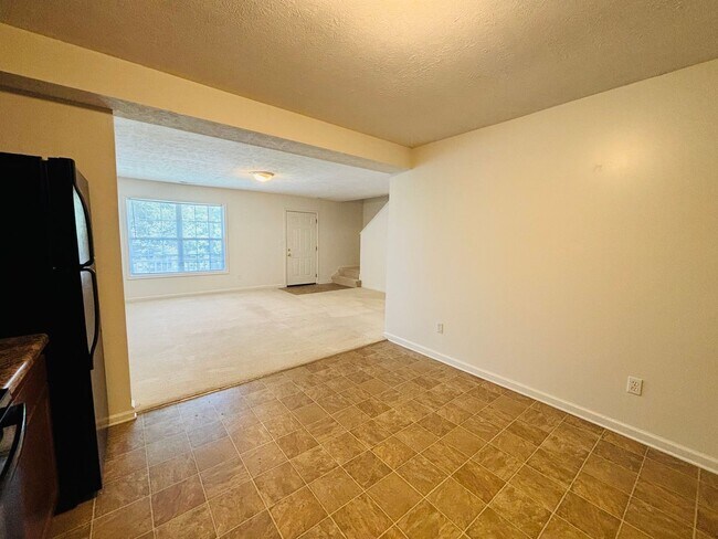 Building Photo - 65 Station Ln NE