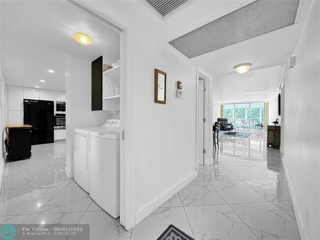 Foto del edificio - 535 Oaks Dr