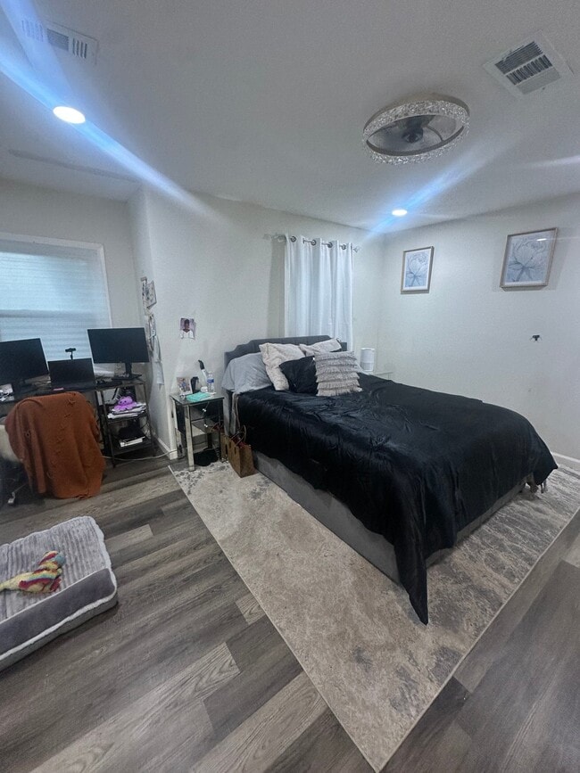 Building Photo - 3444 Kellogg Ave