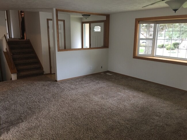 Foto del edificio - 3 Bed/2 Bath Northside Home