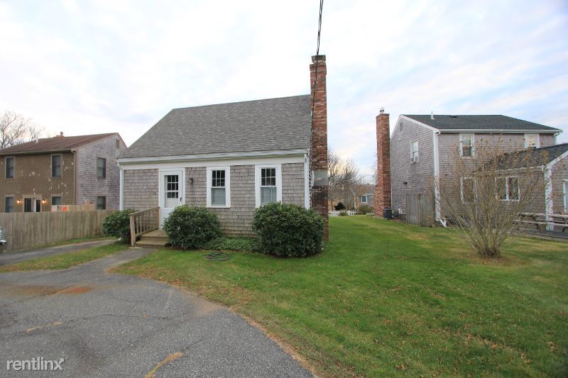 Primary Photo - 2 br, 1 bath House - 54 Dillingham Ave