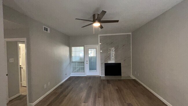 Foto del edificio - Ready for immediate move in!