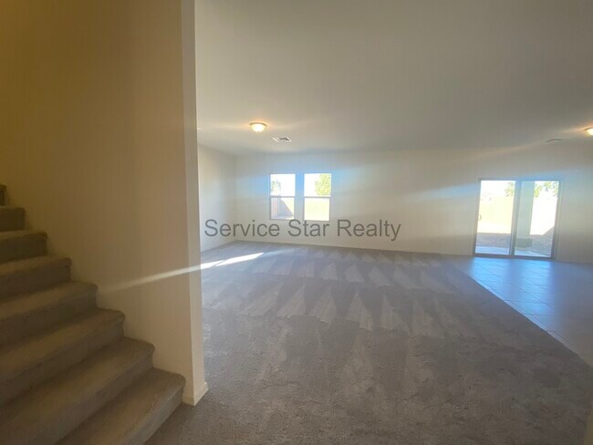 Building Photo - 2402 Alonso Dr