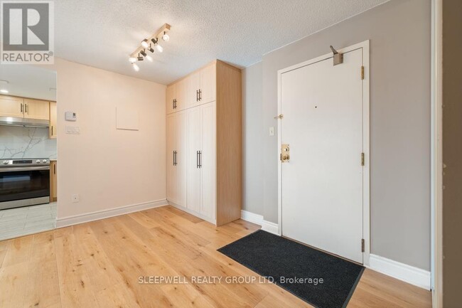 Photo du bâtiment - 201-201 Laurier Ave E