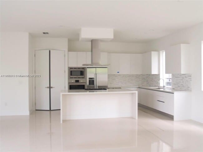 Building Photo - 7453 NW 99th Pl