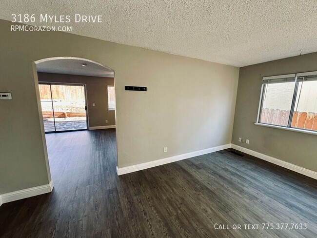 Building Photo - 3186 Myles Dr