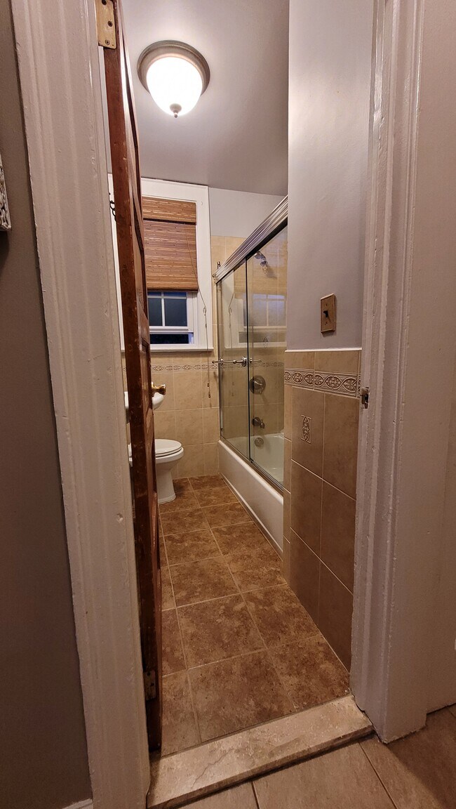 Baño - 53 Trask Ave