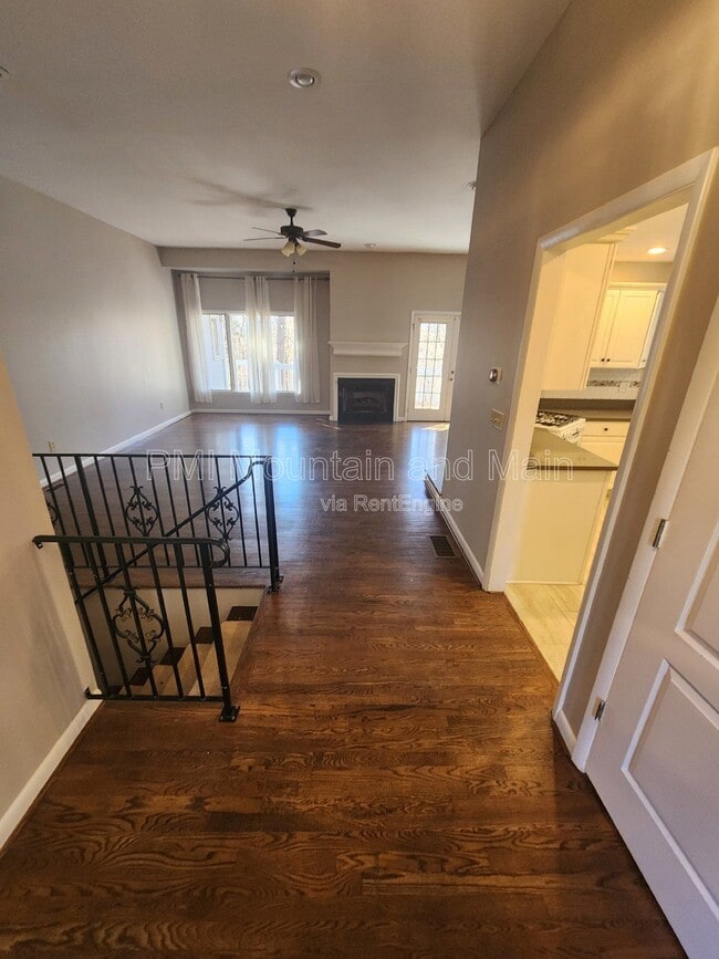 Foto del edificio - 4000 Laurel Park Hwy