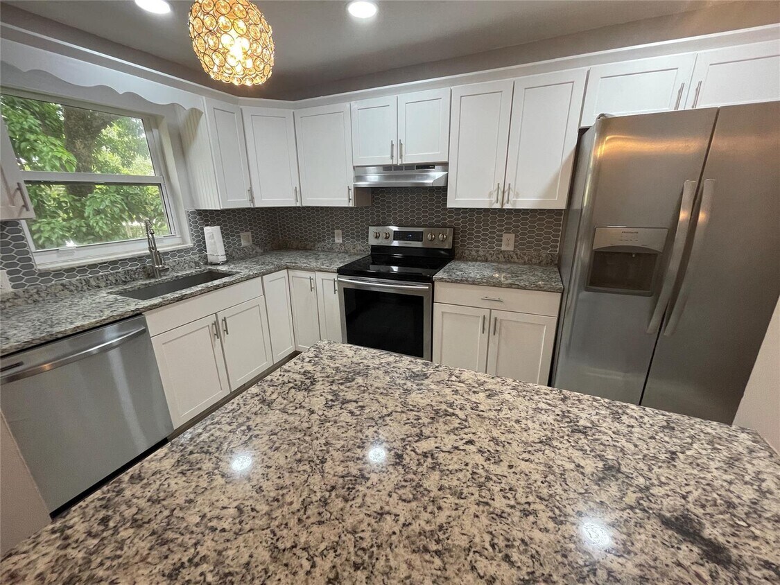 10762 La Placida Dr Unit 208, Coral Springs, FL 33065 Condo for Rent