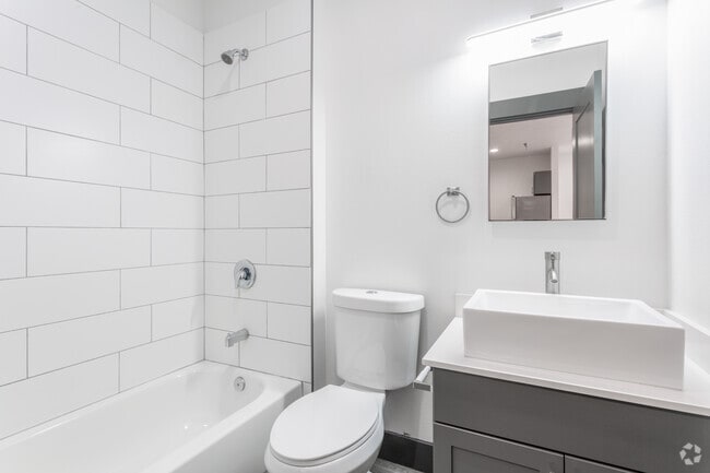 1BR, 1BA - 407 SF - The Academy