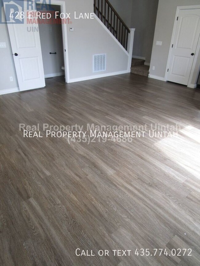 Foto del edificio - 3 bed 2.5 bath townhome in Fox Run