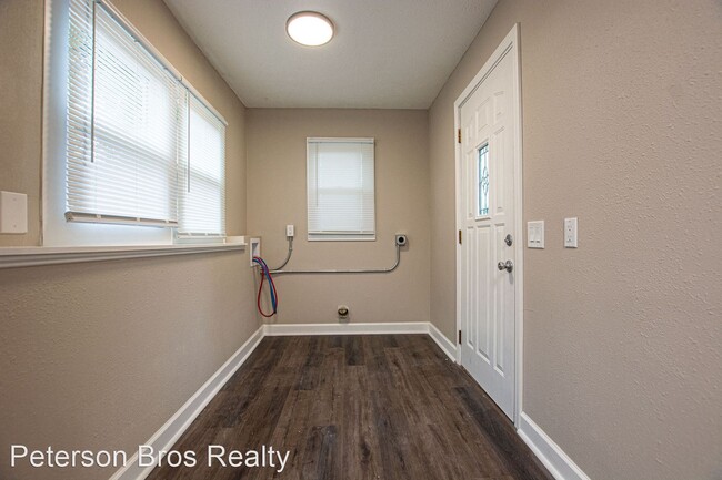 Foto del edificio - 2 br, 1 bath House - 5005 South 42nd Street