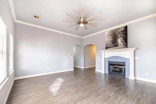 Foto del edificio - 561 Redbud St