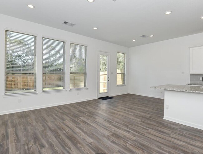 Building Photo - 530 Dry Fork Ln