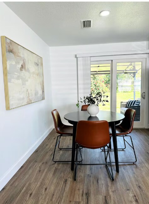 Building Photo - 401 E Jersey St