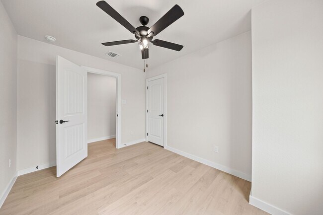 Foto del edificio - Legacy Homes – Brand New Texas Townhome for Rent!