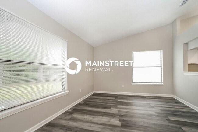 Building Photo - 4 Bedroom Pet-Friendly Home in JACKSONVILLE, FL with Main Street Renewal