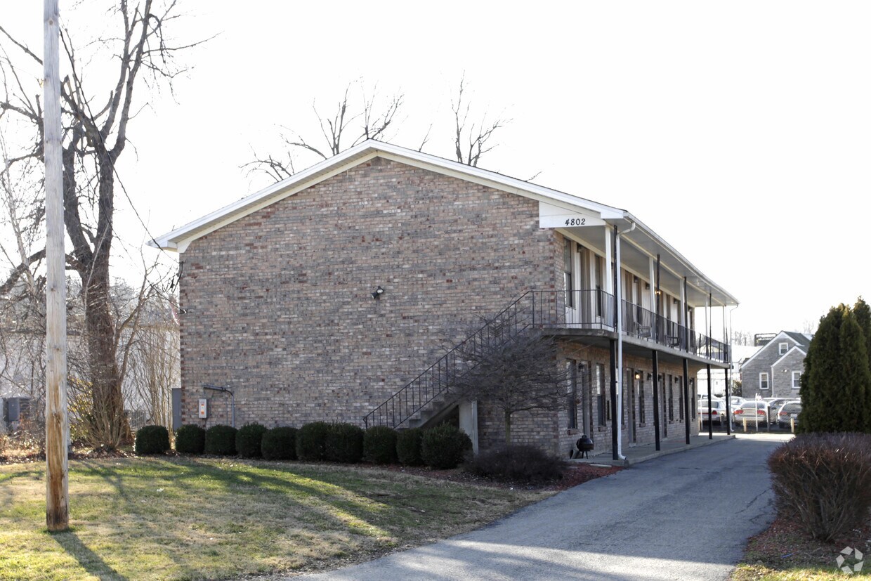 Primary Photo - 4802 Paramount St