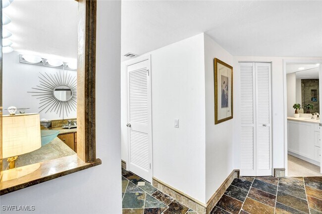 Building Photo - 4041 Gulf Shore Blvd N