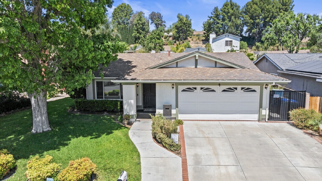 22915 Sycamore Creek Dr, Santa Clarita, CA 91354 Room for Rent in