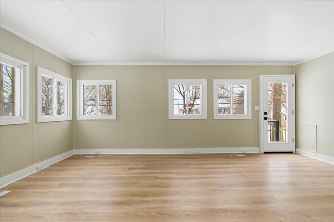 Foto del edificio - 2029 Ferdon Rd