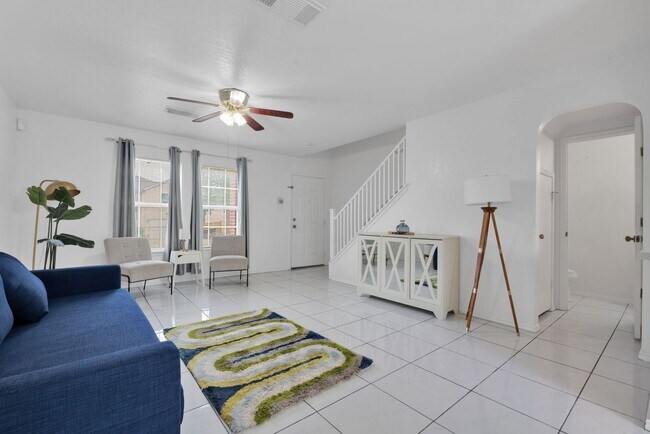 Foto del edificio - Charming 3-Bedroom, 2.5-Bath Home with Spa...