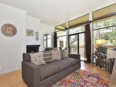 Building Photo - 7204 Marina Pacifica Dr S