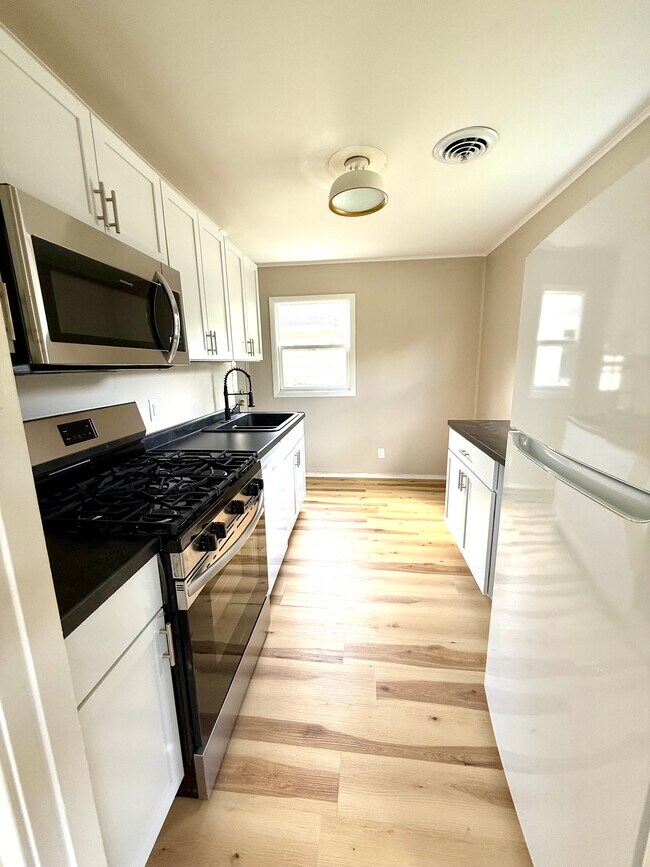 Foto del edificio - 1301 S Cottage Grove Ave