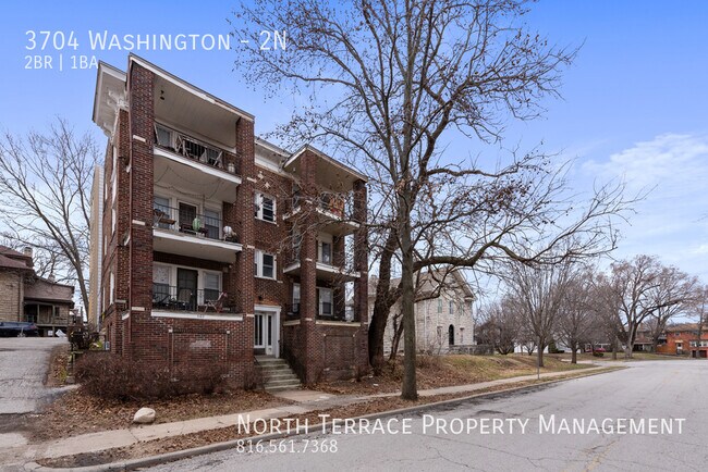 Building Photo - Charming 2BR in Historic 6-plex